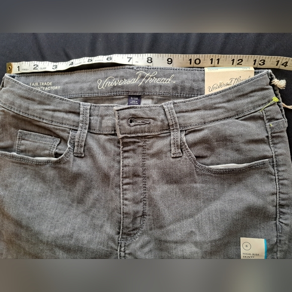 Universal Thread 28 waist regular. Gray jeans. - Picture 9 of 9